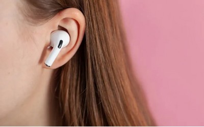 Long Usage of Ear Buds may increase the risk of Hearing Loss